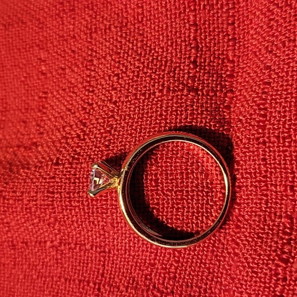 Gorgeous ring - Picture 3 of 3